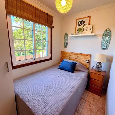 Casa Con Jardin A Un Minuto De La Playa, Casa Nolo