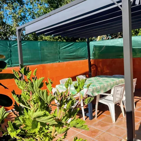 Casa Con Jardin A Un Minuto De La Playa, Casa Nolo